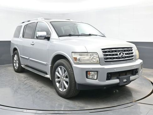 Used 2010 INFINITI QX56 4WD w/ Technology Pkg image 2
