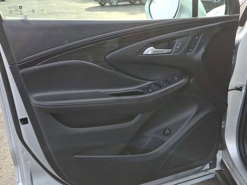 Used 2017 Buick Envision Essence image 12