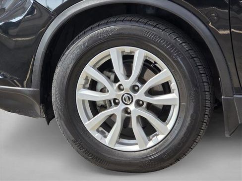 Used 2019 Nissan Rogue SV FWD image 9