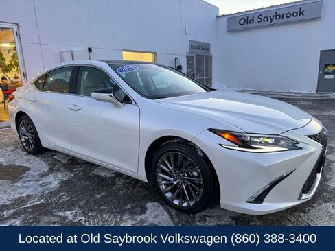 Used 2025 Lexus ES 350 Ultra Luxury image 3