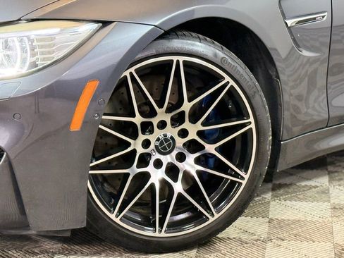 Used 2016 BMW M4 Convertible image 2