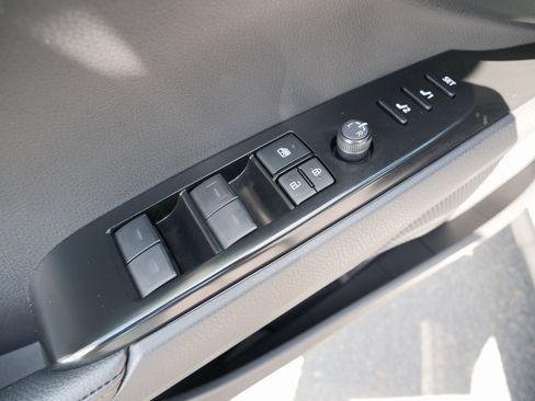 Used 2025 Toyota Camry XLE image 18