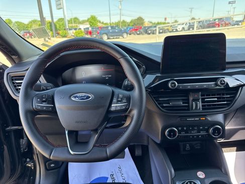 Used 2025 Ford Escape ST-Line Select AWD/4WD image 32