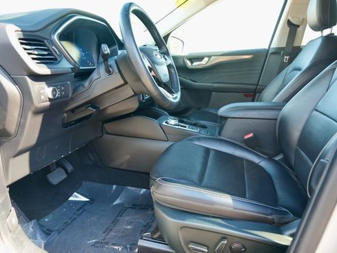 Used 2022 Ford Escape Titanium image 13