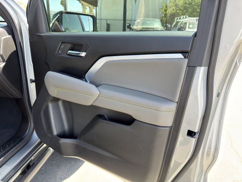 Used 2024 Chevrolet Colorado ZR2 w/ ZR2 Convenience Package III AWD/4WD image 11