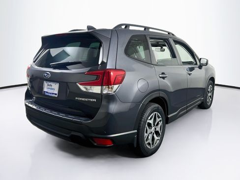 Used 2023 Subaru Forester Premium AWD/4WD image 5