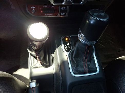 Used 2022 Jeep Wrangler Unlimited Rubicon w/ Safety Group AWD/4WD image 14