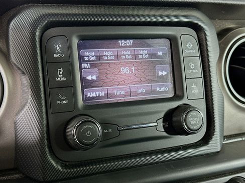 Used 2020 Jeep Wrangler Unlimited Sport image 21