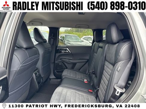 New 2026 Mitsubishi Outlander SE image 12