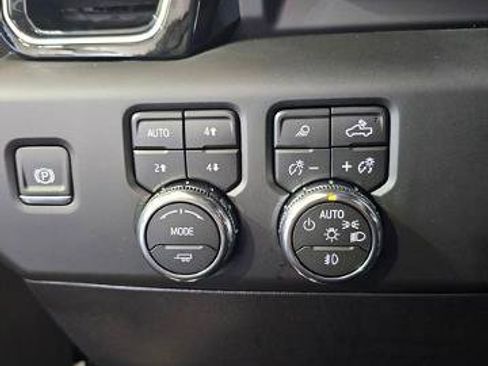 New 2026 GMC Sierra 3500 Denali w/ Denali Reserve Package AWD/4WD image 25