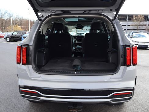 Certified 2023 Kia Sorento SX image 5