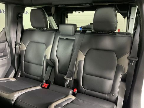 New 2026 Ford Bronco Outer Banks w/ Sasquatch Package AWD/4WD image 16