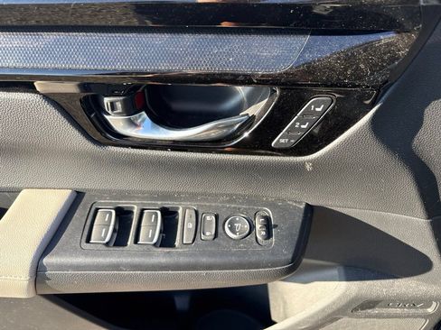 Used 2025 Honda CR-V EX-L image 17