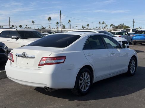 Used 2011 Toyota Camry XLE image 11