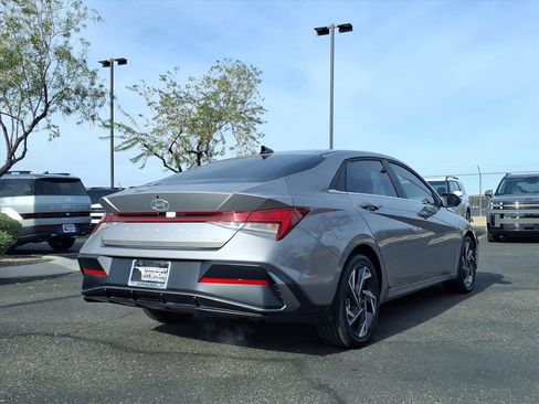 Certified 2025 Hyundai Elantra Limited image 6