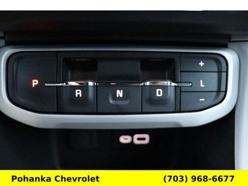 Used 2023 GMC Acadia SLT image 18