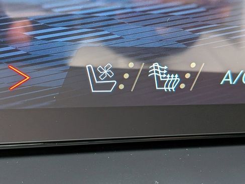 New 2026 Chevrolet Suburban Premier image 25