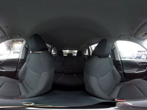 Used 2025 Toyota RAV4 LE image 42