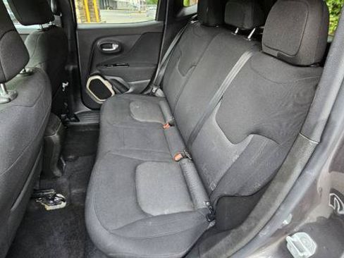 Used 2017 Jeep Renegade Latitude w/ Cold Weather Group AWD/4WD image 25