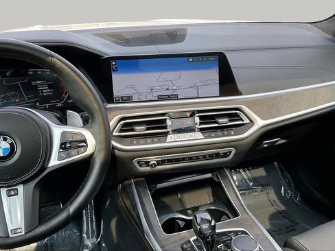 Used 2022 BMW X7 xDrive40i w/ M Sport Package AWD/4WD image 6