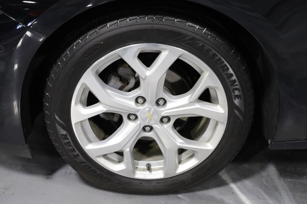 Used 2017 Chevrolet Volt Premier w/ Driver Confidence II Package FWD image 38