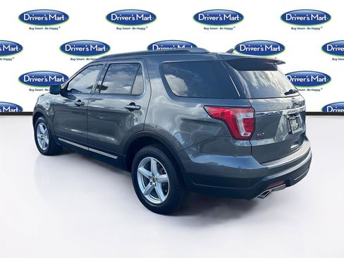 Used 2018 Ford Explorer XLT w/ Equipment Group 201A image 6