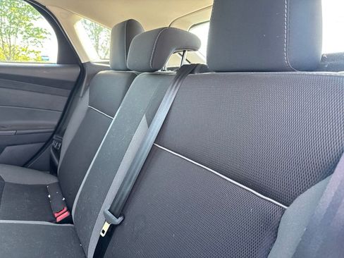 Used 2014 Ford Focus SE w/ SE Winter Package FWD image 3
