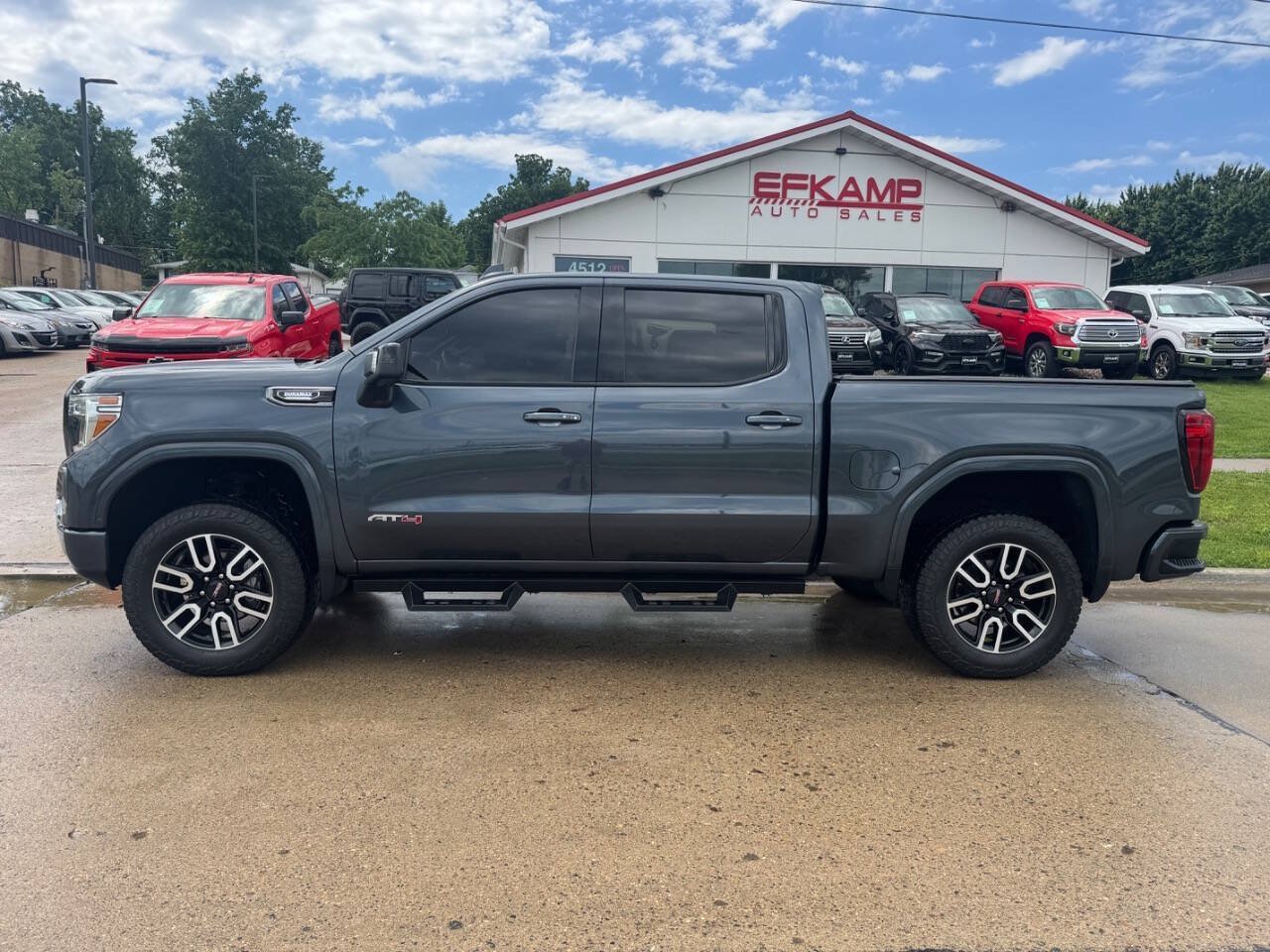 Used 2021 GMC Sierra 1500 AT4 w/ Technology Package AWD/4WD image 2