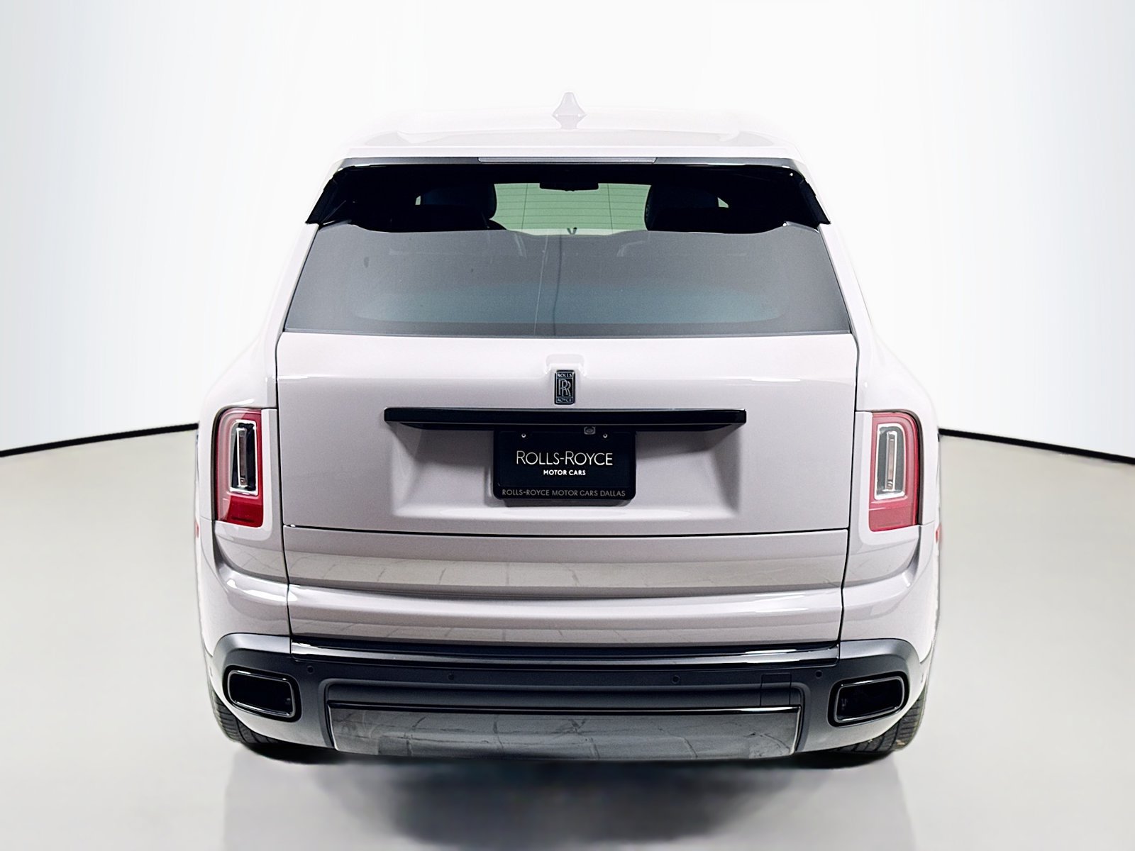 Certified 2022 Rolls-Royce Cullinan w/ Dark Exterior Package AWD/4WD image 8
