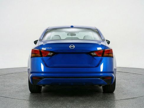 Used 2025 Nissan Altima 2.5 SV image 7