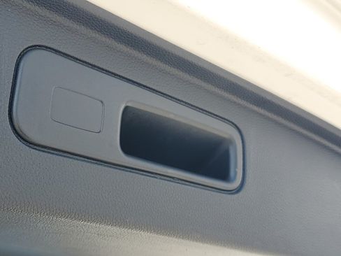 Used 2023 Honda Pilot LX image 10