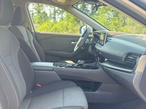 Used 2022 Nissan Rogue SV AWD/4WD image 16
