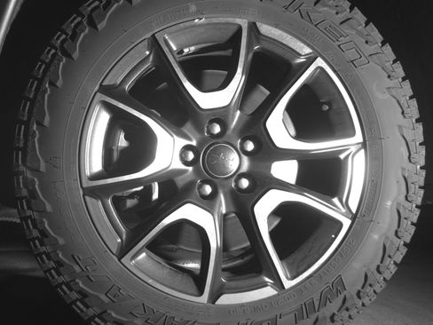 Used 2025 Jeep Compass Trailhawk AWD/4WD image 12