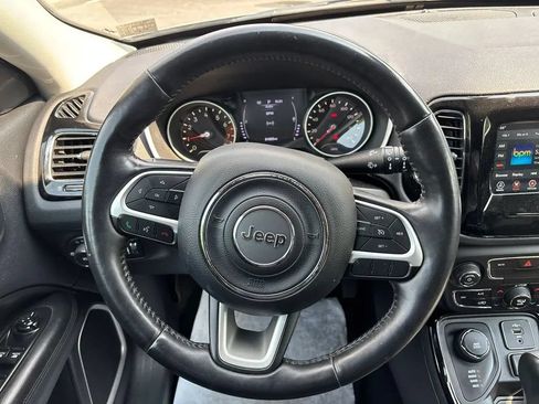 Used 2019 Jeep Compass Latitude AWD/4WD image 17