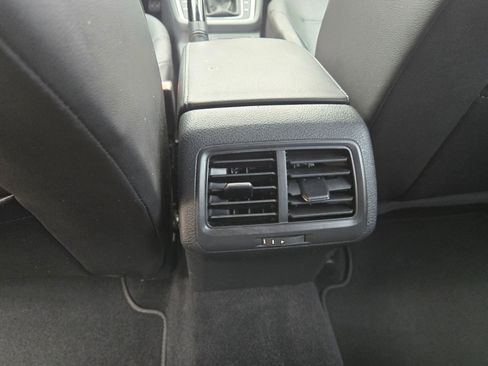 Used 2015 Volkswagen Golf TDI S image 9