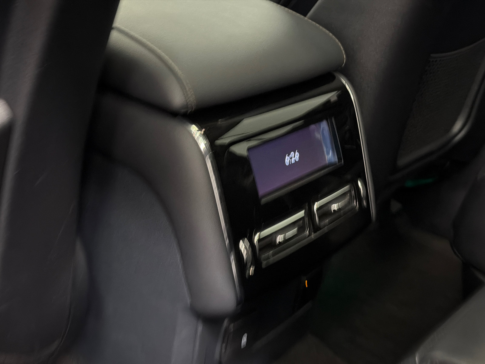 Used 2025 Lincoln Aviator Reserve AWD/4WD image 24
