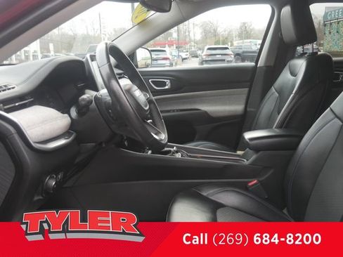 Used 2022 Jeep Compass Latitude AWD/4WD image 36