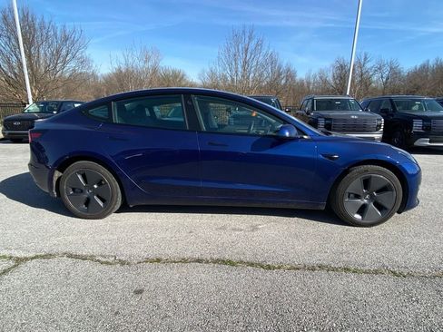 Used 2023 Tesla Model 3 Standard Range image 6