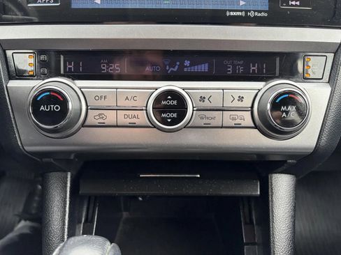 Used 2017 Subaru Outback 3.6R Limited image 20