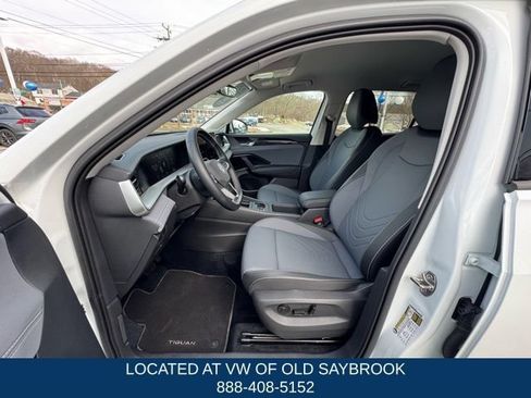 Certified 2025 Volkswagen Tiguan SE AWD/4WD image 28