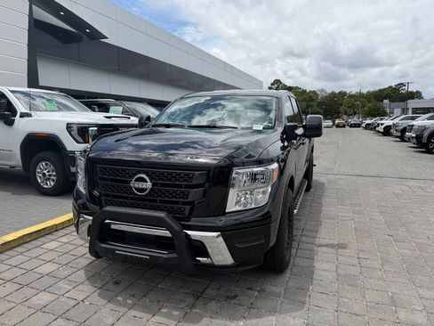 Used 2024 Nissan Titan SV w/ SV Convenience Package AWD/4WD image 2