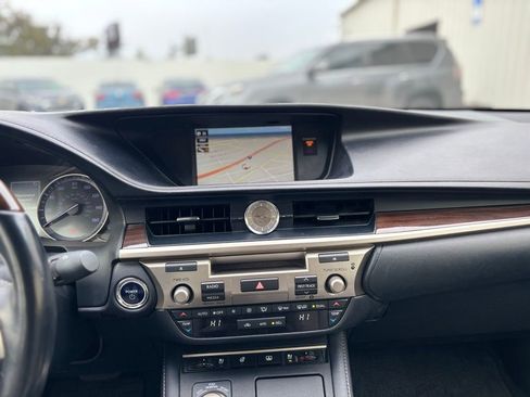 Used 2017 Lexus ES 300h image 23