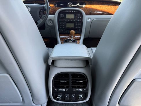 Used 2008 Jaguar XJ8 RWD image 20