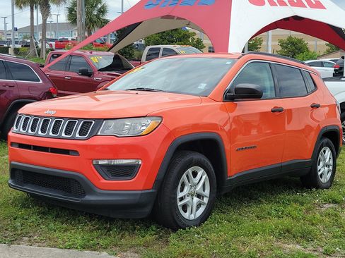 Used 2019 Jeep Compass Sport FWD image 2