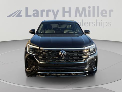 Certified 2025 Volkswagen Atlas Cross Sport SEL Premium R-Line AWD/4WD image 7