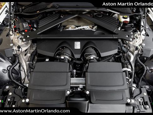 Used 2025 Aston Martin V8 Vantage Coupe image 60