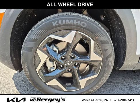 Certified 2025 Kia Seltos EX AWD/4WD image 12