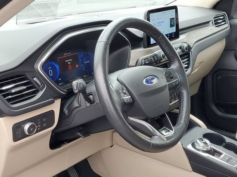 Used 2020 Ford Escape Titanium w/ Titanium Premium Package 2.0 AWD/4WD image 13