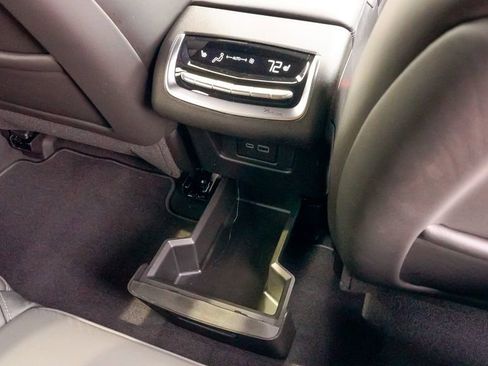 Certified 2025 Cadillac XT6 Premium Luxury w/ Platinum Package image 18