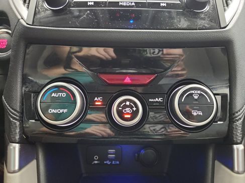 Used 2023 Subaru Forester Premium image 22